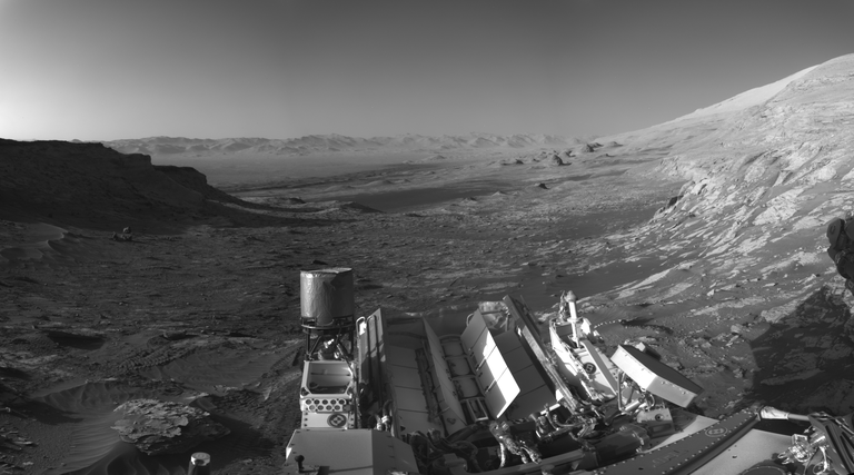 NASA’s Curiosity Rover Sends a Picture Postcard From Mars | NASA Jet ...