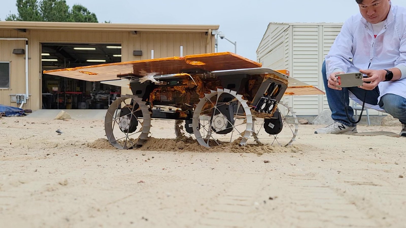 Powered Rover Design Examples CADRE Rover Testing in JPL's Mars Yard | NASA Jet Propulsion Laboratory ...