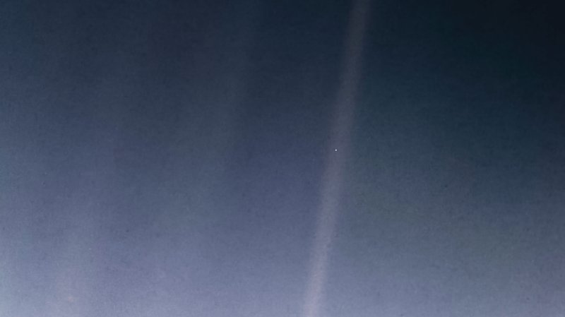 e2-PIA23645-E2-pale-blue-dot-16