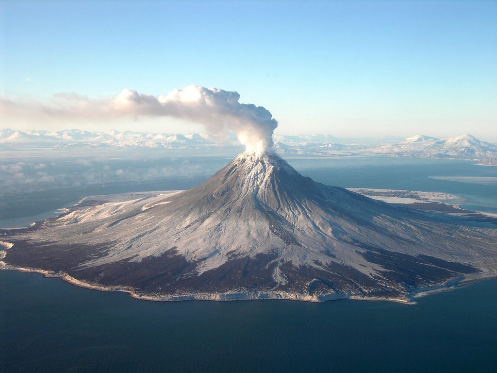 A gas plume arising from Augustine Volcano during its eruptive phase 2005-06.