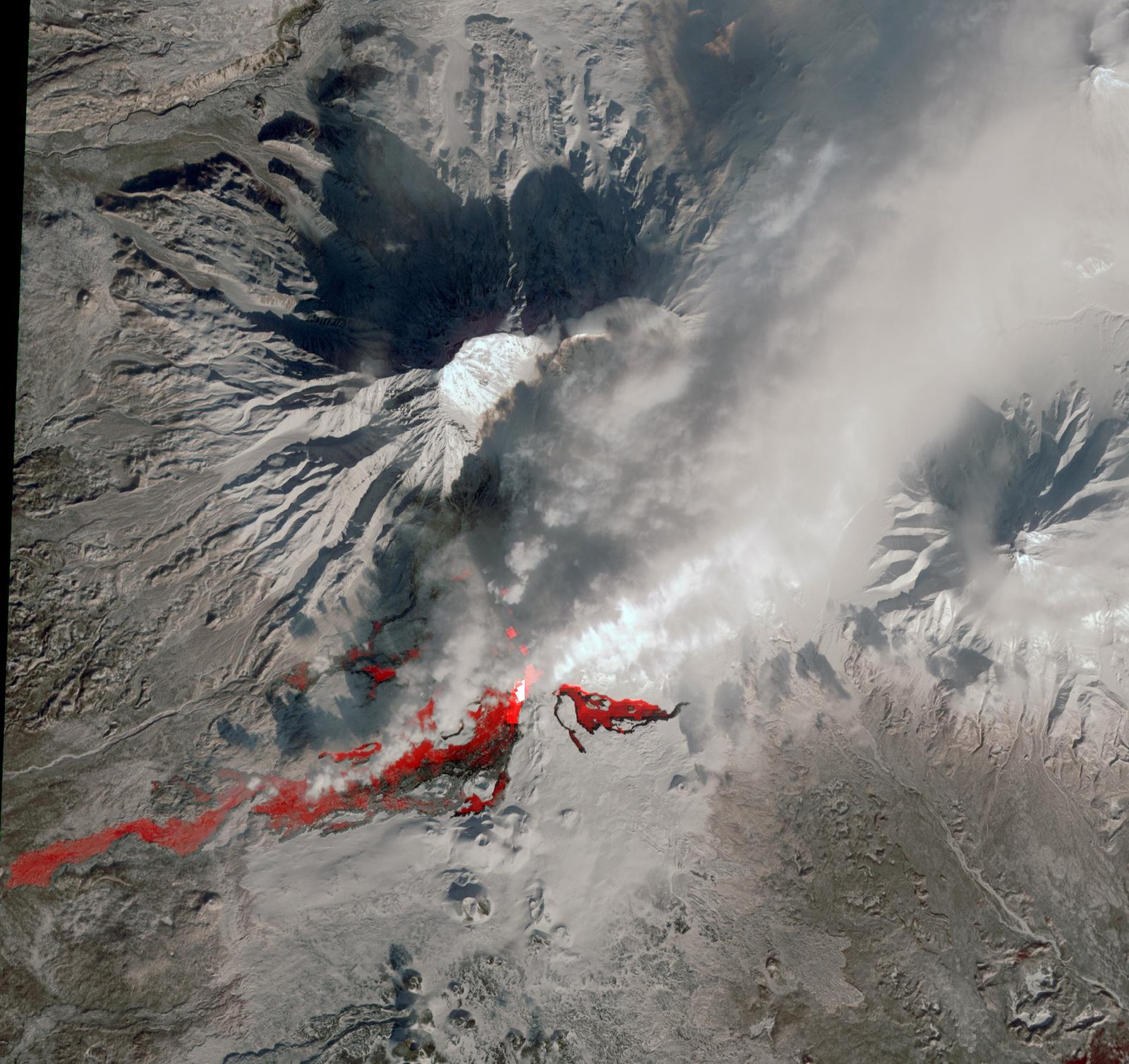 NASA Satellite Captures New Russian Volcanic Eruption