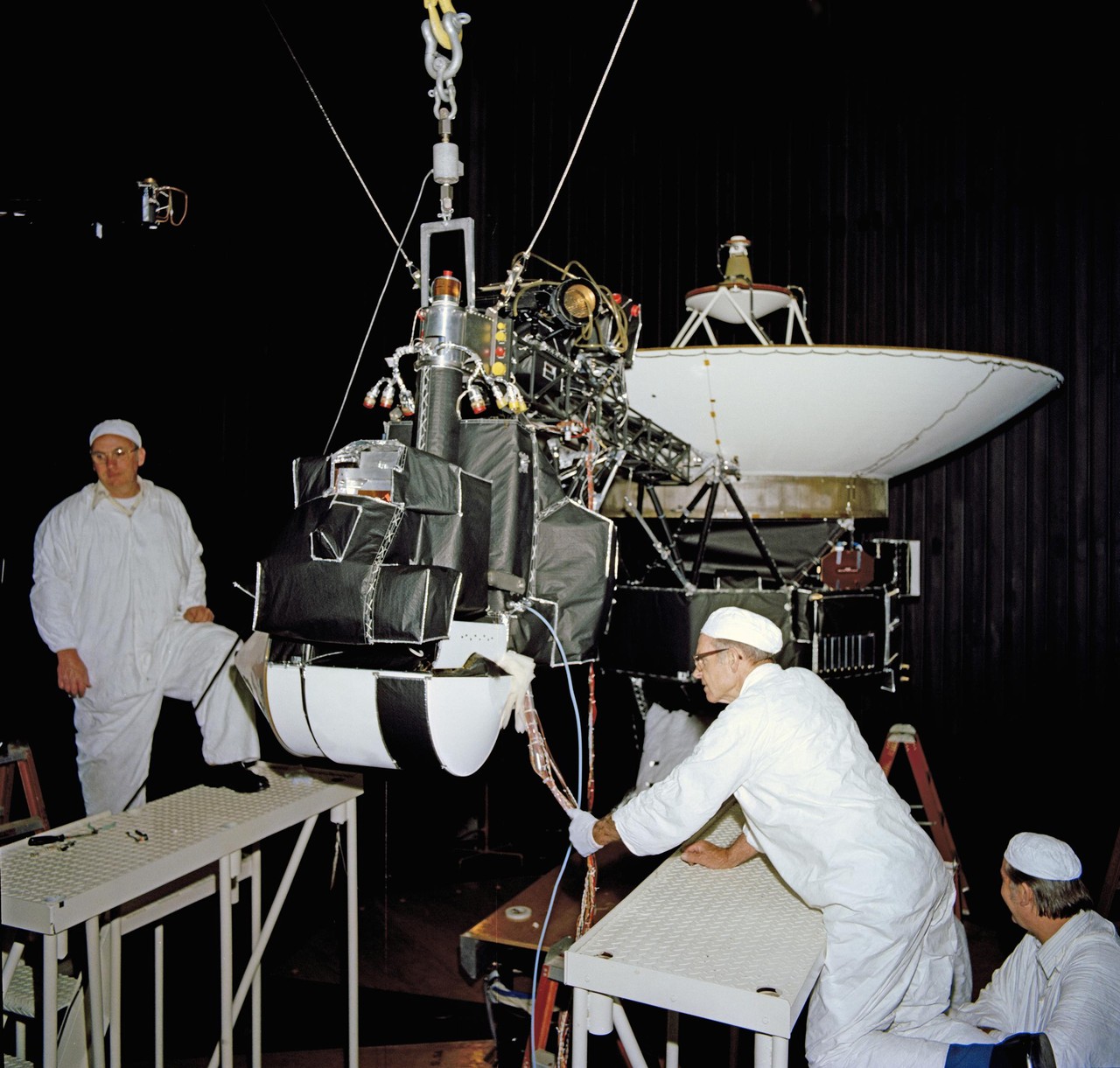 Voyager 1 nối lại liên lạc: vì sao cơ chế tự bảo vệ không thay việc tìm nguyên nhân?