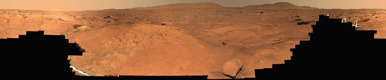 Panorama em cor natural de Turquoise Bay, área da unidade Margin na cratera Jezero, registrado pelo rover Perseverance.